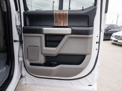 Used 2018  Ford F-150 2WD SuperCrew Lariat 5 1&sol;2 at A Motors Sales & Finance near San Antonio&comma; TX