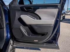 Used 2020  Toyota Highlander 4d SUV FWD LE at A Motors Sales & Finance near San Antonio, TX