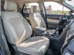Used 2017 Ford Explorer 4d SUV 4WD Platinum at A Motors Sales & Finance near San Antonio, TX