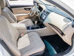 Used 2015  Nissan Altima 4d Sedan SL 3&period;5L at A Motors Sales & Finance near San Antonio&comma; TX