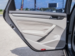 Used 2015  Volkswagen Passat TDI 4d Sedan SE at A Motors Sales & Finance near San Antonio&comma; TX