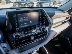 Used 2020  Toyota Highlander 4d SUV FWD LE at A Motors Sales & Finance near San Antonio, TX