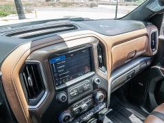 Used 2022  Chevrolet Silverado 2500HD 4WD Crew Cab 159" High Country Dsl at A Motors Sales & Finance near San Antonio&comma; TX