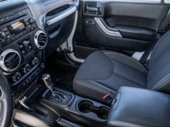 Used 2017  Jeep Wrangler Unlimited 4d Convertible Sahara at A Motors Sales & Finance near San Antonio&comma; TX