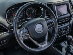 Used 2019 Jeep Cherokee 4d SUV FWD Latitude Plus 2.4L at A Motors Sales & Finance near San Antonio, TX