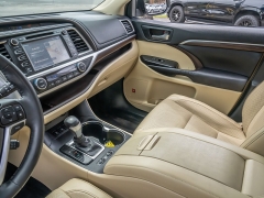 Used 2015  Toyota Highlander 4d SUV FWD Limited Platinum at A Motors Sales & Finance near San Antonio&comma; TX
