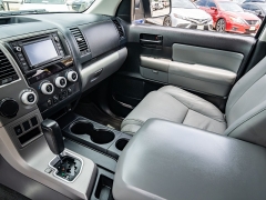 Used 2017  Toyota Sequoia 4d SUV RWD SR5 at A Motors Sales & Finance near San Antonio&comma; TX