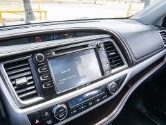 Used 2019  Toyota Highlander 4d SUV FWD XLE at A Motors Sales & Finance near San Antonio&comma; TX