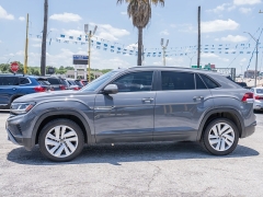 Used 2021  Volkswagen Atlas Cross Sport 2&period;0T SE w&sol;Technology FWD at A Motors Sales & Finance near San Antonio&comma; TX