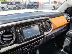 Used 2018  Toyota Tacoma 2WD Double Cab SR5 V6 at A Motors Sales & Finance near San Antonio&comma; TX