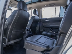 Used 2021  Volkswagen Atlas 3&period;6L V6 SE w&sol;Technology R-Line FWD at A Motors Sales & Finance near San Antonio&comma; TX