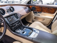Used 2016  Jaguar XJ 4d Sedan Portfolio LWB at A Motors Sales & Finance near San Antonio&comma; TX