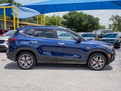 Used 2021  Kia Seltos 4d SUV AWD SX Turbo at A Motors Sales & Finance near San Antonio&comma; TX