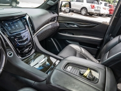 Used 2019  Cadillac Escalade ESV 4d SUV 4WD Platinum at A Motors Sales & Finance near San Antonio&comma; TX