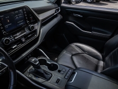 Used 2020  Toyota Highlander 4d SUV FWD XLE at A Motors Sales & Finance near San Antonio&comma; TX