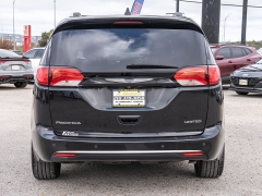 Used 2019  Chrysler Pacifica 4d Wagon Limited at A Motors Sales & Finance near San Antonio&comma; TX