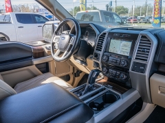 Used 2016  Ford F-150 2WD SuperCrew Lariat 5 1&sol;2 at A Motors Sales & Finance near San Antonio&comma; TX