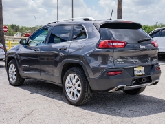 Used 2016  Jeep Cherokee 4d SUV 4WD Limited V6 at A Motors Sales & Finance near San Antonio&comma; TX