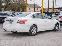 Used 2015  Nissan Altima 4d Sedan 2&period;5L at A Motors Sales & Finance near San Antonio&comma; TX