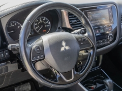 Used 2017  Mitsubishi Outlander 4d SUV FWD SE at A Motors Sales & Finance near San Antonio&comma; TX