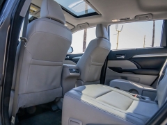 Used 2018  Toyota Highlander 4d SUV AWD XLE at A Motors Sales & Finance near San Antonio&comma; TX