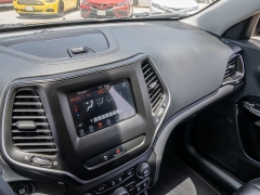 Used 2020  Jeep Cherokee 4d SUV FWD Latitude Plus Altitude 2&period;4L at A Motors Sales & Finance near San Antonio&comma; TX
