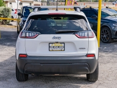 Used 2019 Jeep Cherokee 4d SUV FWD Latitude Plus 2.4L at A Motors Sales & Finance near San Antonio, TX
