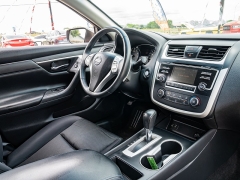 Used 2016  Nissan Altima 4d Sedan 2&period;5L SR at A Motors Sales & Finance near San Antonio&comma; TX