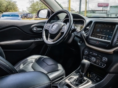 Used 2016  Jeep Cherokee 4d SUV 4WD Limited V6 at A Motors Sales & Finance near San Antonio&comma; TX