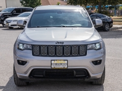 Used 2017  Jeep Grand Cherokee 4d SUV 4WD Laredo Altitude at A Motors Sales & Finance near San Antonio, TX