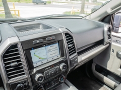 Used 2017  Ford F-150 2WD SuperCrew XLT 5 1&sol;2 at A Motors Sales & Finance near San Antonio&comma; TX