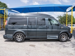 Used 2017  Chevrolet Express Van 2500 Van at A Motors Sales & Finance near San Antonio&comma; TX