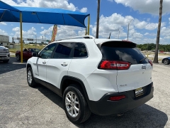Used 2016 Jeep Cherokee 4d SUV 4WD Latitude at A Motors Sales & Finance near San Antonio, TX