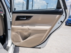 Used 2015  Nissan Altima 4d Sedan SL 3&period;5L at A Motors Sales & Finance near San Antonio&comma; TX