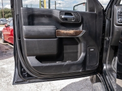 Used 2020  GMC Sierra 1500 4WD Crew Cab Elevation at A Motors Sales & Finance near San Antonio&comma; TX