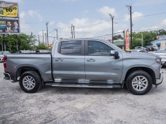 Used 2020  Chevrolet Silverado 1500 2WD Crew Cab LT at A Motors Sales & Finance near San Antonio&comma; TX