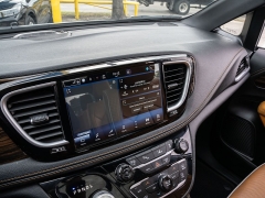 Used 2021  Chrysler Pacifica Hybrid Pinnacle FWD at A Motors Sales & Finance near San Antonio, TX