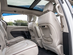 Used 2020  Chrysler Pacifica 4d Wagon Limited at A Motors Sales & Finance near San Antonio, TX