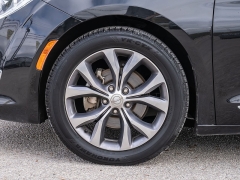 Used 2019  Chrysler Pacifica 4d Wagon Limited at A Motors Sales & Finance near San Antonio&comma; TX