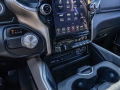 Used 2019  Ram 1500 2WD Crew Cab Laramie at A Motors Sales & Finance near San Antonio&comma; TX