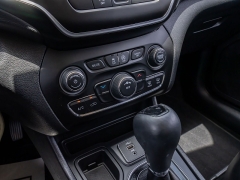 Used 2020  Jeep Cherokee 4d SUV FWD Latitude Plus Altitude 2&period;4L at A Motors Sales & Finance near San Antonio&comma; TX