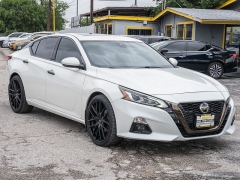 Used 2019  Nissan Altima 4d Sedan FWD 2&period;5L SV at A Motors Sales & Finance near San Antonio&comma; TX