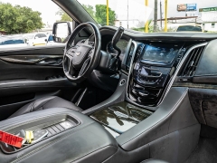Used 2019  Cadillac Escalade ESV 4d SUV 4WD Platinum at A Motors Sales & Finance near San Antonio&comma; TX