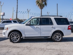 Used 2017  Ford Expedition 4d SUV 2WD XLT at A Motors Sales & Finance near San Antonio&comma; TX