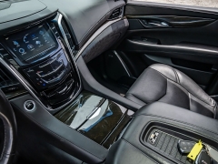 Used 2019  Cadillac Escalade ESV 4d SUV 4WD Platinum at A Motors Sales & Finance near San Antonio&comma; TX