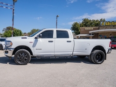 Used 2022  Ram 3500 4WD Tradesman Crew Cab 8' Box at A Motors Sales & Finance near San Antonio&comma; TX