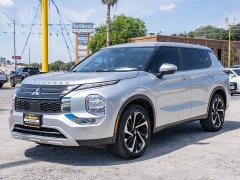 Used 2023  Mitsubishi Outlander SE FWD at A Motors Sales & Finance near San Antonio&comma; TX