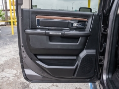Used 2018  Ram 1500 4WD Crew Cab Laramie at A Motors Sales & Finance near San Antonio&comma; TX