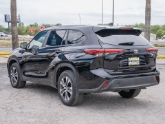 Used 2023  Toyota Highlander XLE FWD at A Motors Sales & Finance near San Antonio&comma; TX