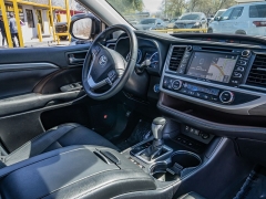 Used 2019  Toyota Highlander Hybrid 4d SUV AWD Limited at A Motors Sales & Finance near San Antonio&comma; TX